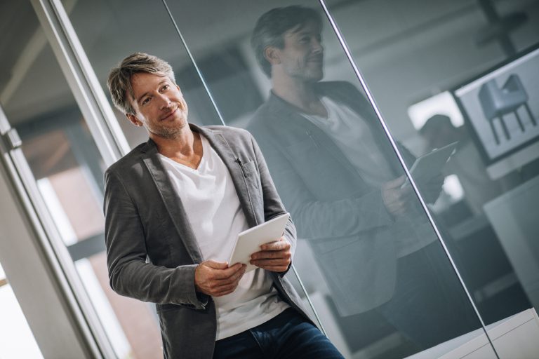 Unternehmer schreibt Termingeld online aus